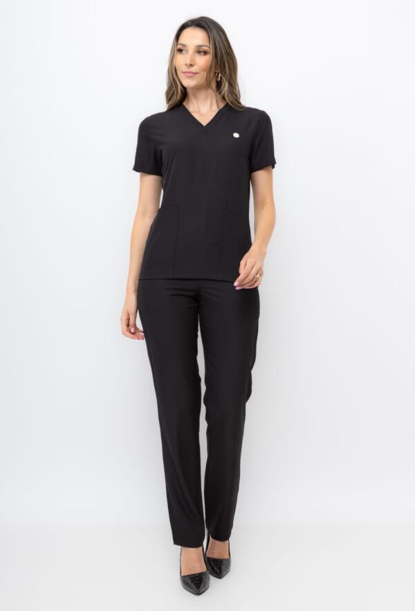 Scrub Crep Charme Clássico na cor Preto
